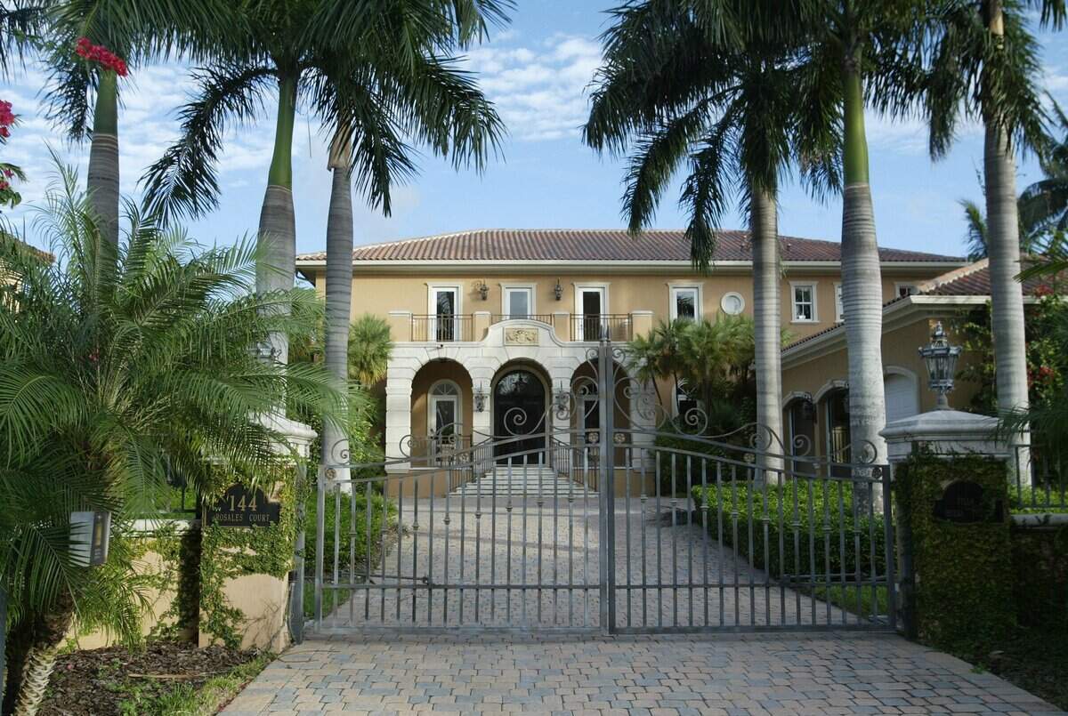 In 2006, a Cocoplum home